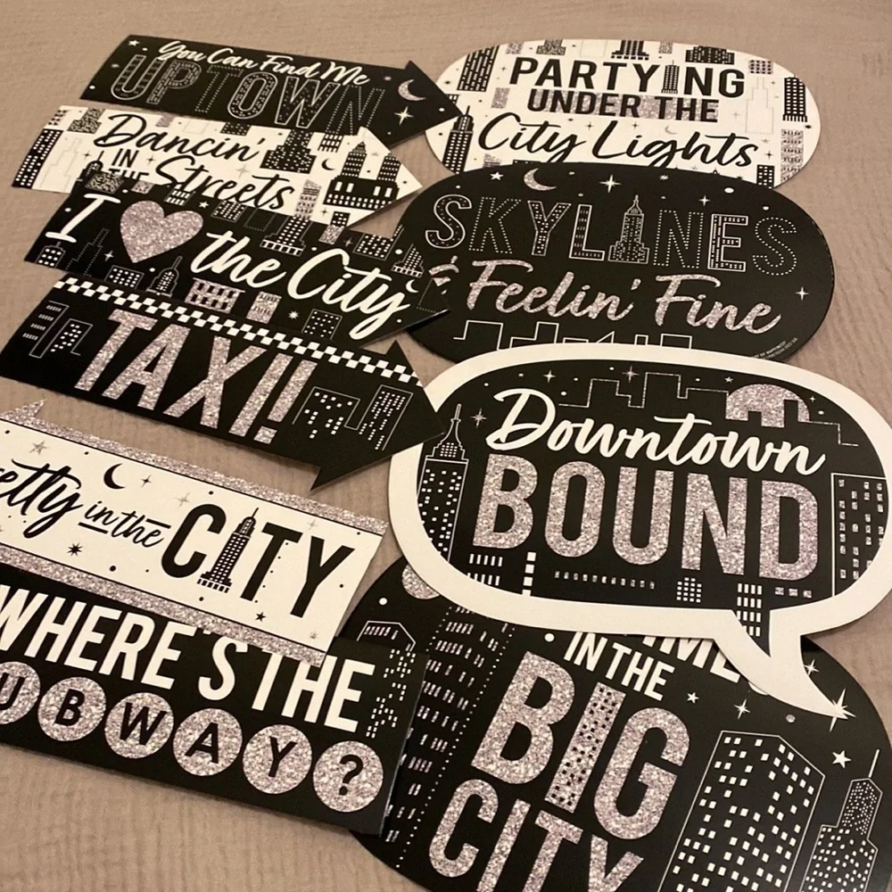Big Dot of Happiness Funny New York. Photo Booth Props Kit 10pcs . Set 2 pieces
